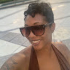 Meet your Posher, Synthia